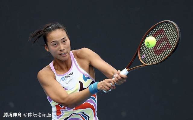 练歌厅：火辣的女人们